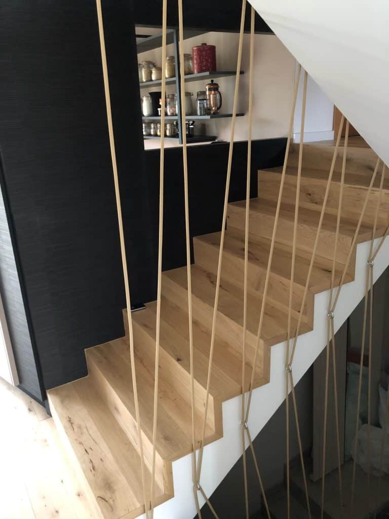 Garde corps design escalier cordage beige