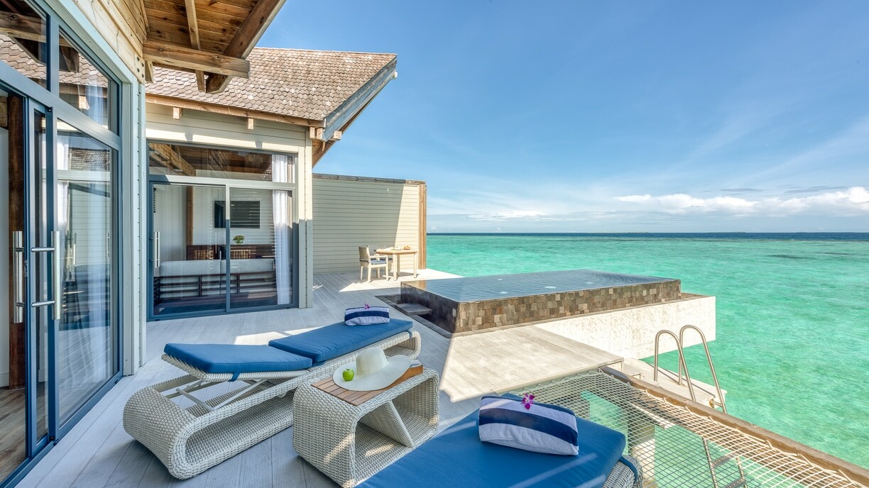 Filet exterieur hotel piscine lagon