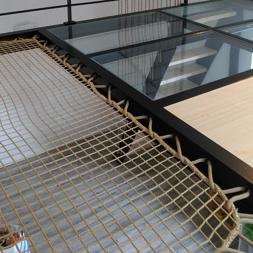 Filet interieur 30x30mm beige zoom sur structure métallique