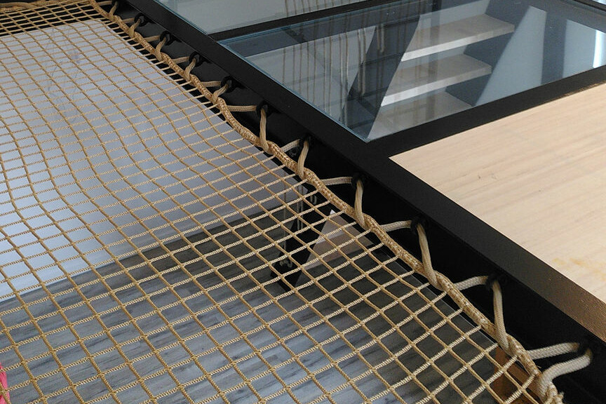 Filet interieur 30x30mm beige zoom sur structure métallique