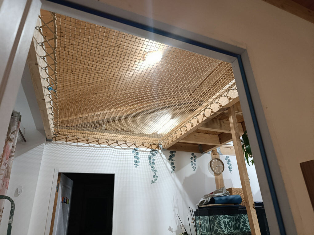 beige interior mesh double lacing underneath