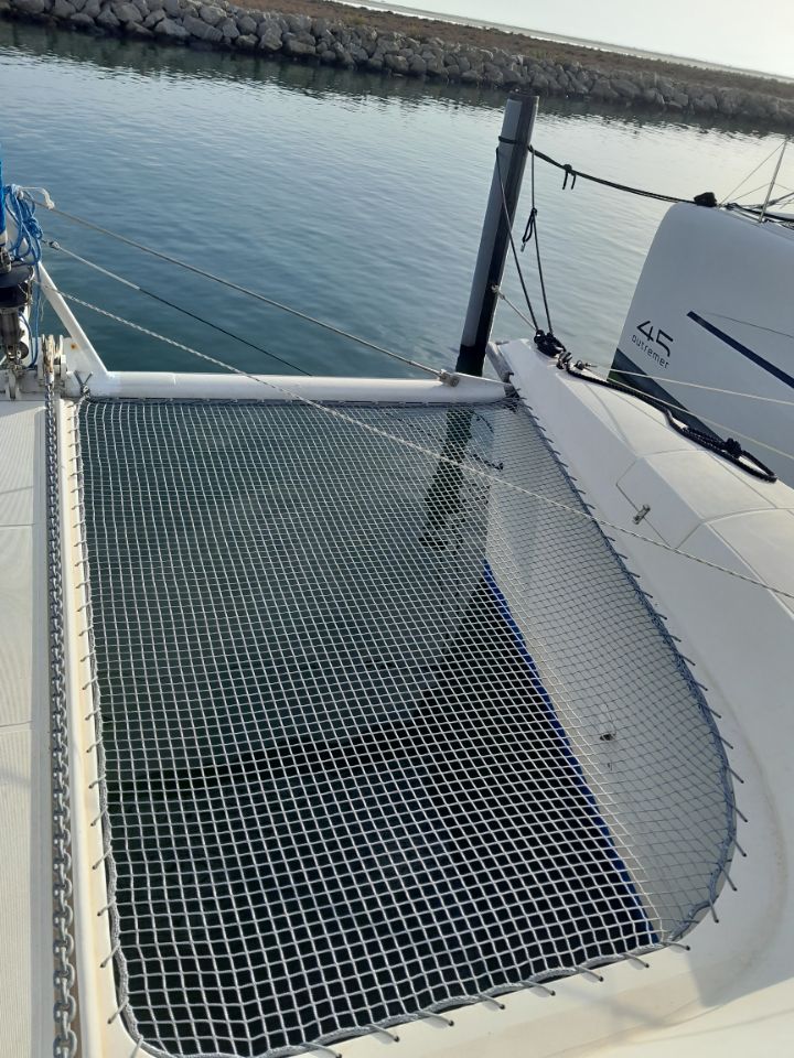 trampoline gris multicoques