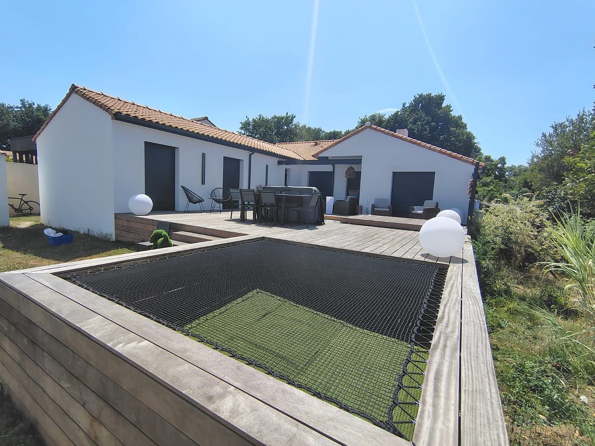 Custom net for patio