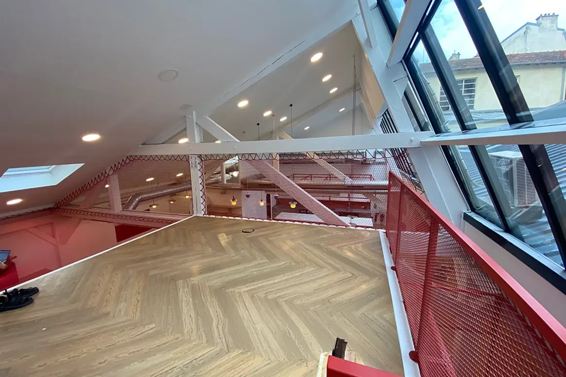 filet interieur et garde corps rouge