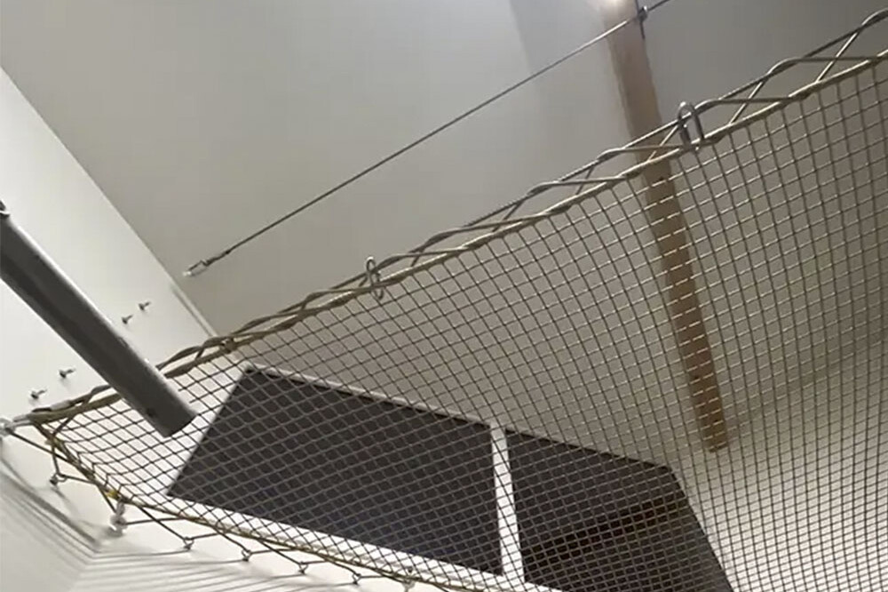 filet habitation beige laçage double fixé sur cable