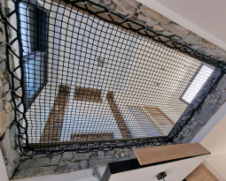 hammock net in house